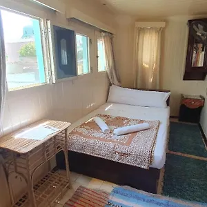 https://moon-boat.hotels-luxor-egypt.com